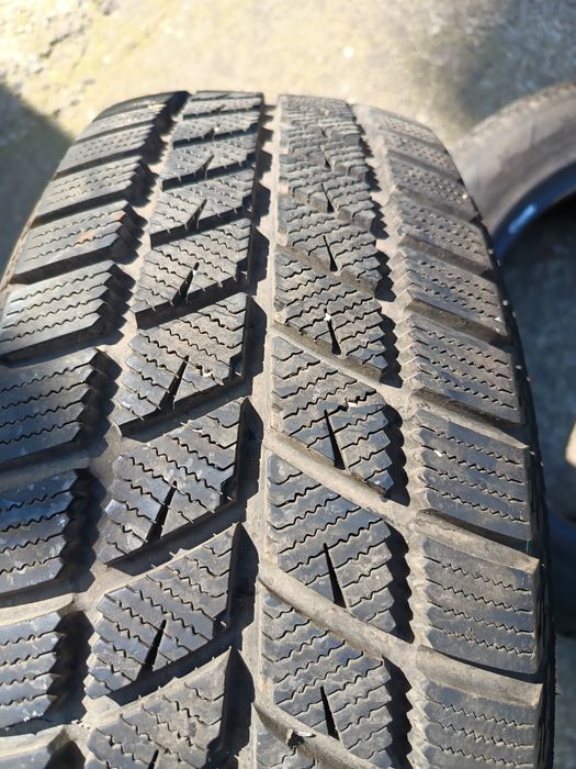 195/60R15 зимни гуми 2броя
