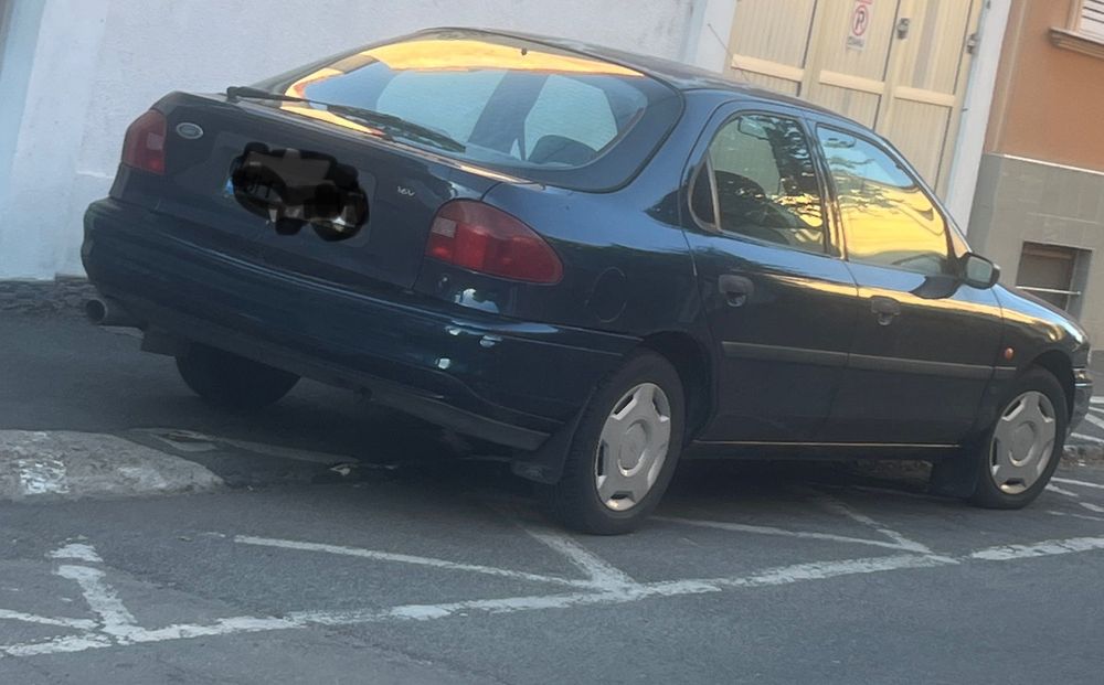 Ford Mondeo 1.8 Benzină