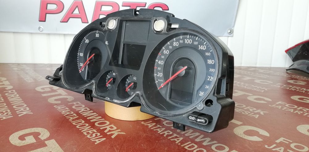 3 броя километраж VW Passat B8 B6 (2005-2010)