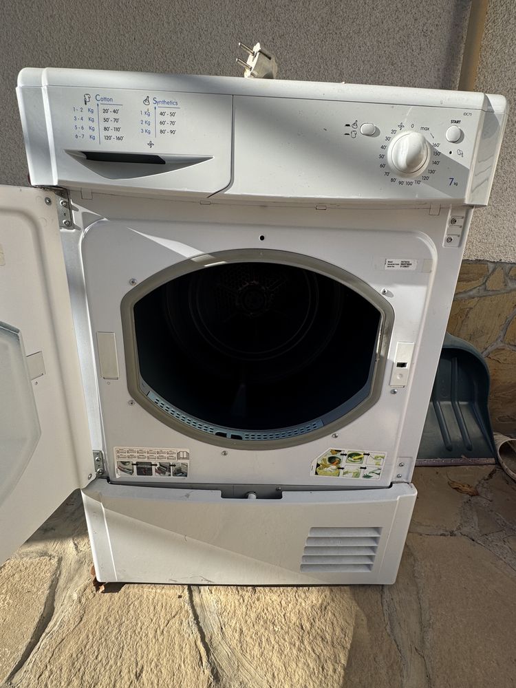Кондезационна сушилня Indesit