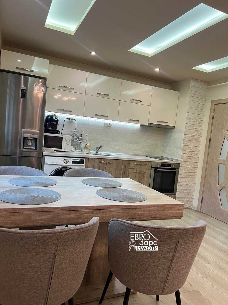 Продава се Тристаен апартамент в Стара Загора, Аязмото - 87 кв.м за 1976 €/кв.м - Снимка #1