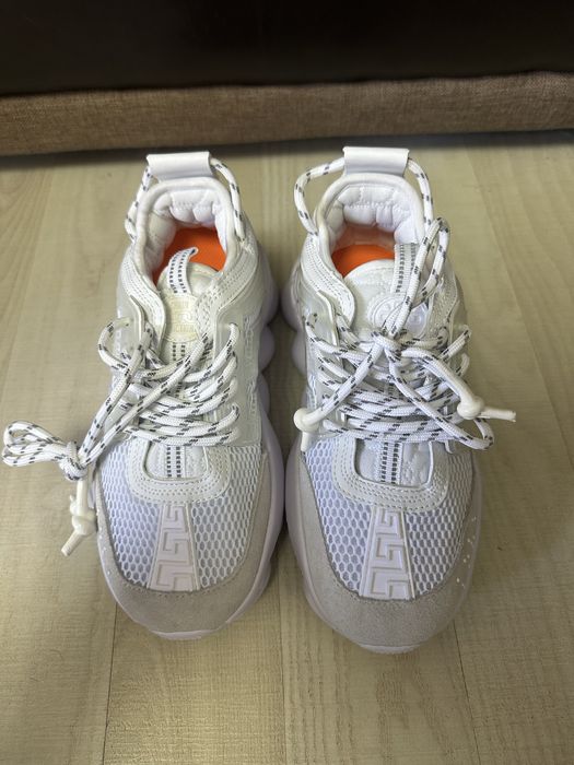 Versace chain reaction