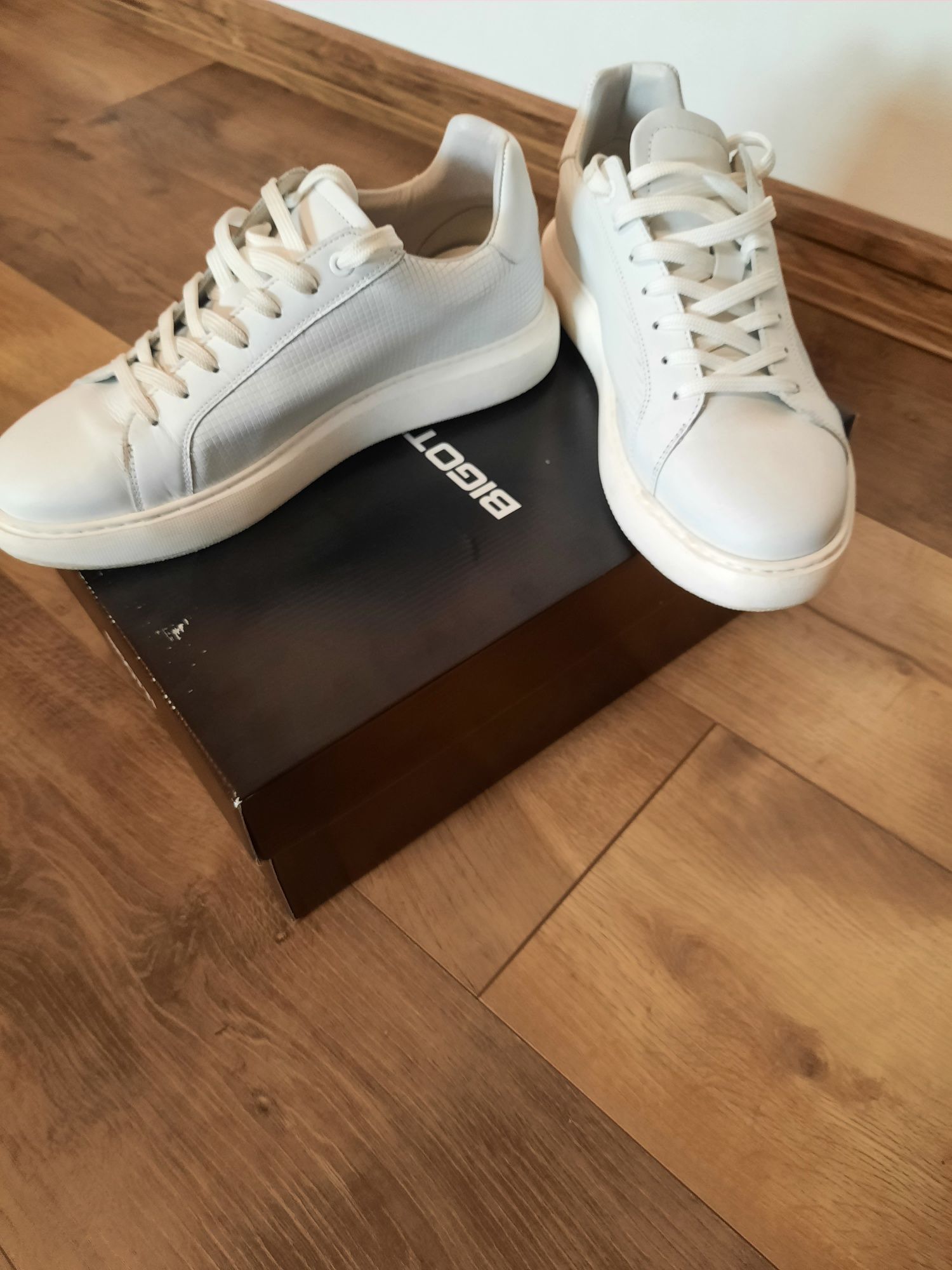 Pantofi casual, Bigotti, măsura 42