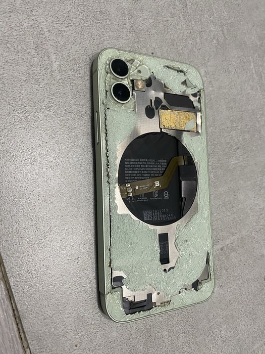 На запчасть Айфон 12/Iphone 12