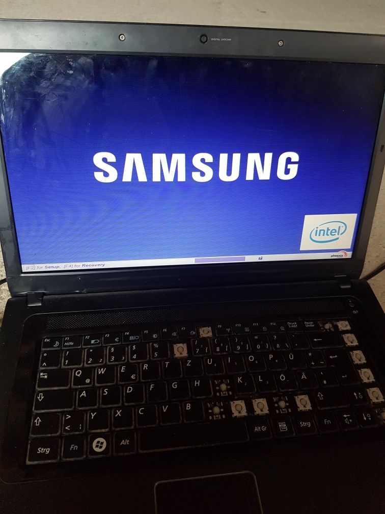 Лаптоп Samsung R522