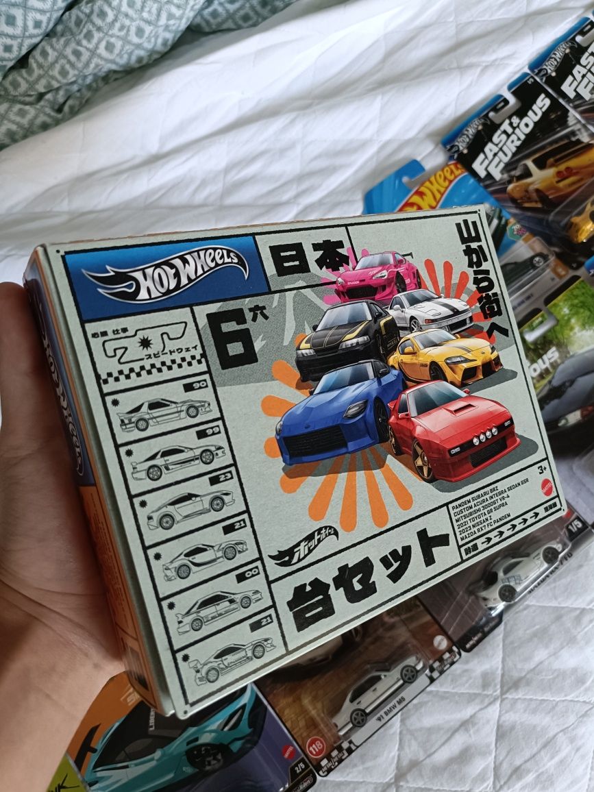Vând Hotwheels premium și mainline