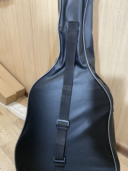 Чехол для гитары кожаный
