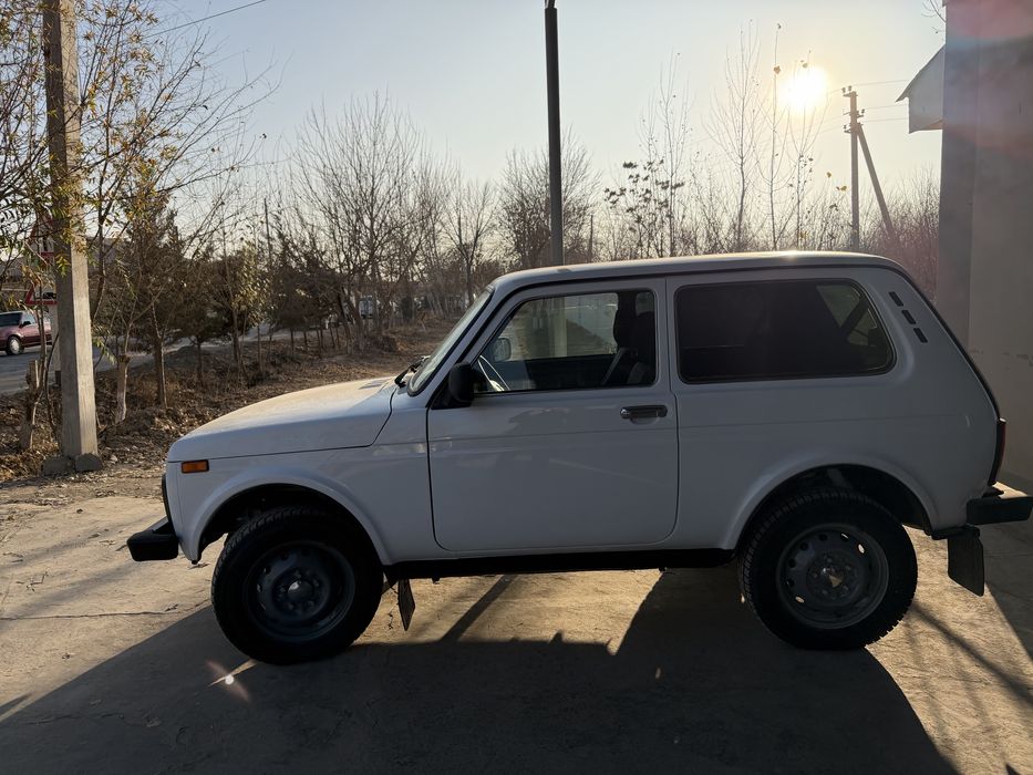 Нива сотилади 2014 йил