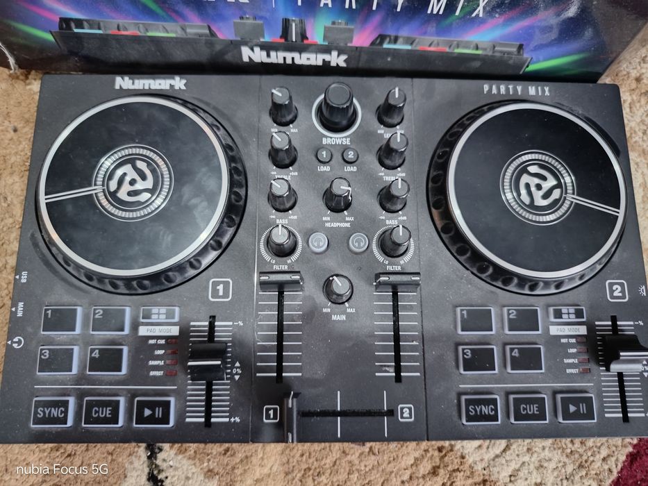Продам dj контроллер numark party mix