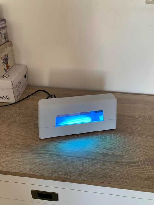 Продавам Лампа за гел лак за нокти , в мн добро състояние - 25.00 лв