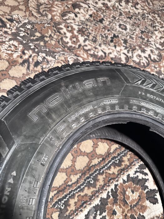 Продам зимние шины Nokian