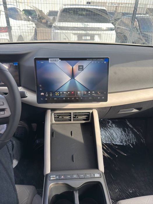 Byd Yuan Up smart Drive 2025 1 pozitsiya