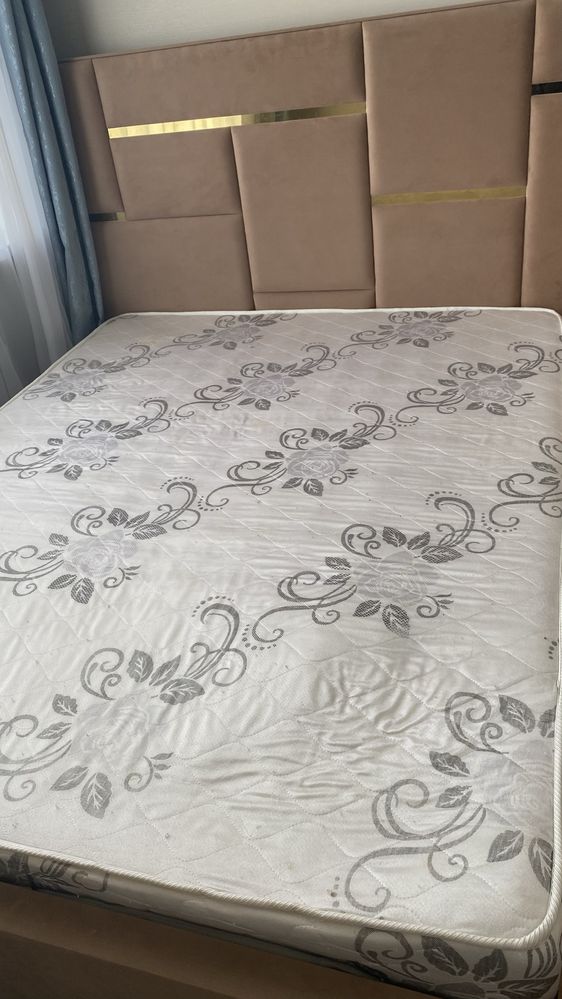 Продам кровать с матрасом