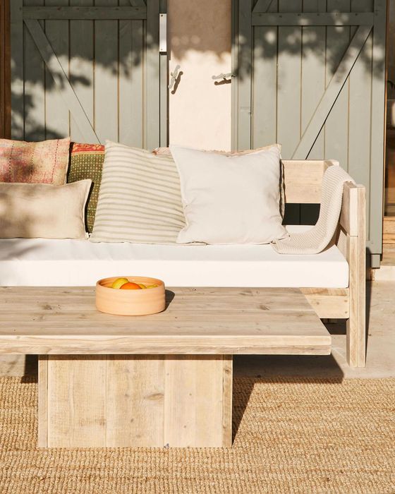 Mobilier de terasa sustenabil din lemn recuperat – canapea + fotolii