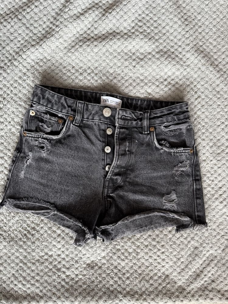 Къси панталонки Zara
