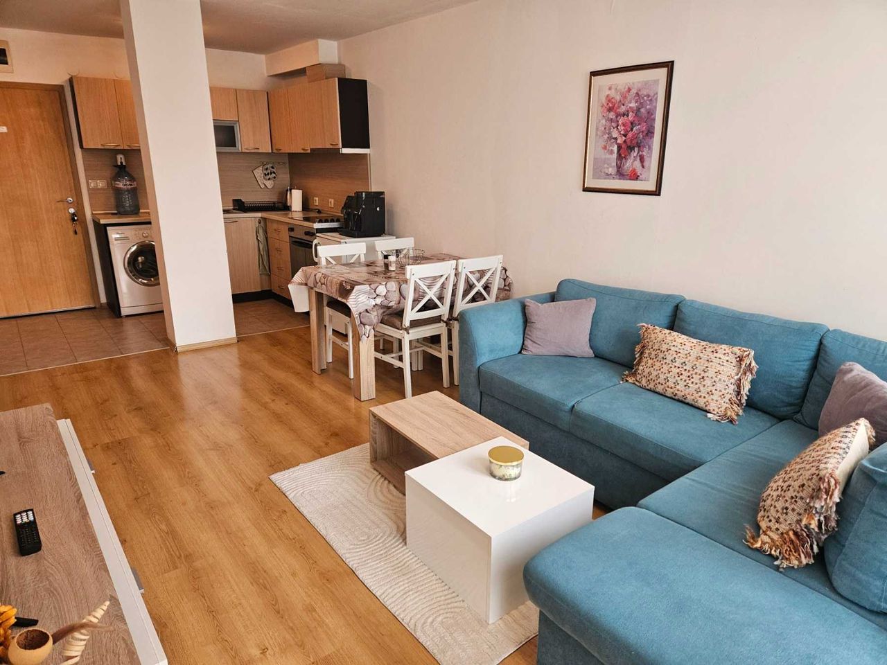 Дава се под наем Двустаен апартамент в Банско - 71 кв.м за 357 € - Снимка #4