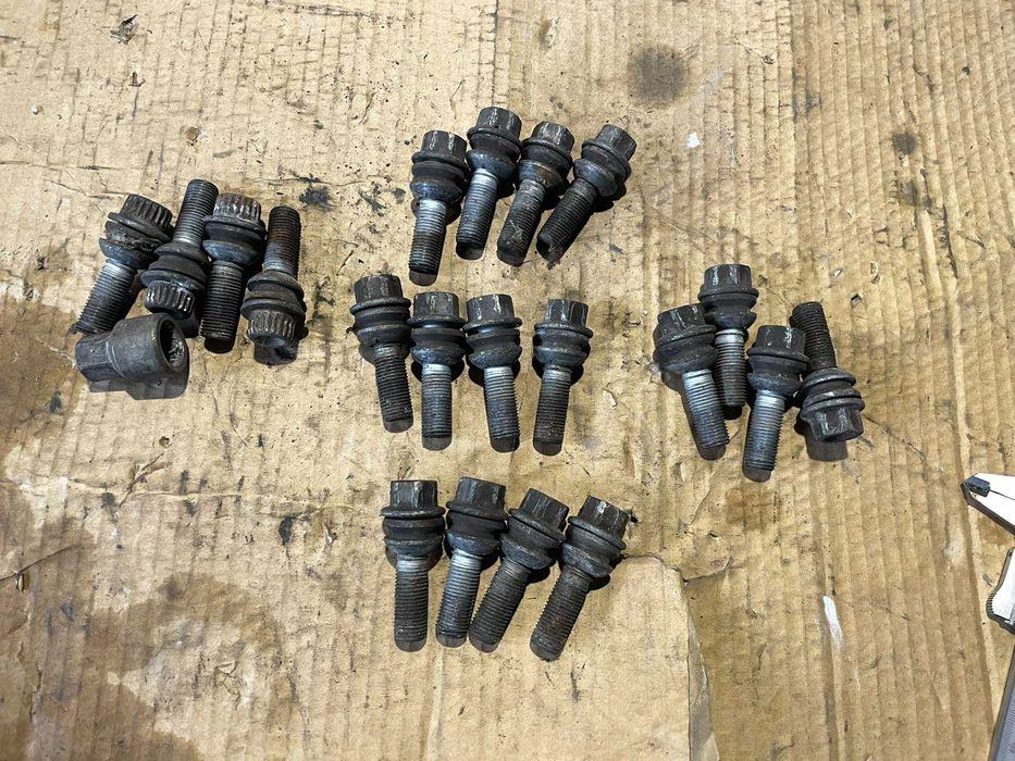 Продавам Болтове /Секретни за Джанти Porsche Cayenne М14х1.50х19