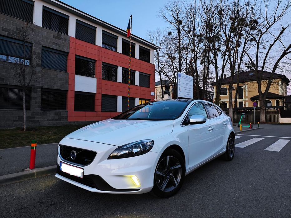 Volvo V40 R Design 2.0 Diesel D4, 190 Cp/Hp, panoramic, biturbo, piele