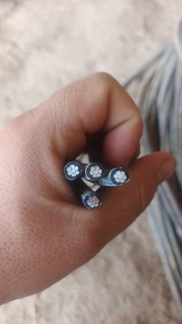 Elektr kabel sotiladi. 4×35