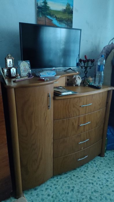 срочно продаю спальный гарнитур