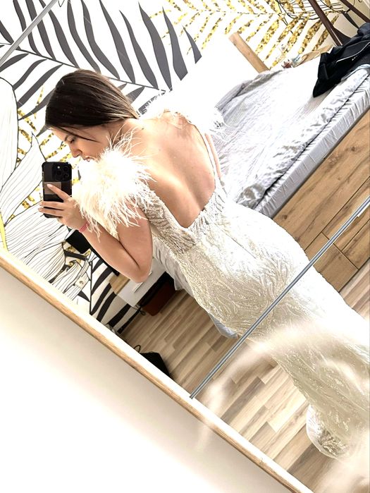 Бална рокля тип русалка с гол гръб