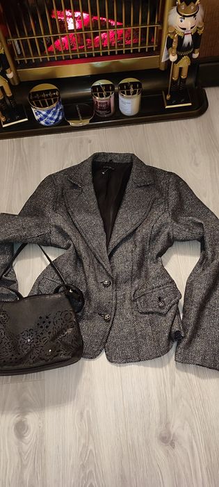 Sacou negru gri, cu guler din blăniță detasabil, M