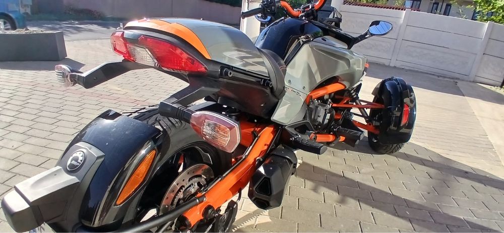 Triciclu Can am Spyder 2022