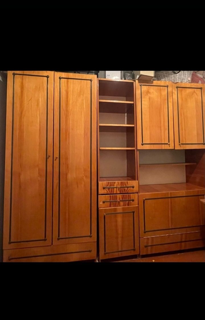 Продам шкаф в хорошем состаяние
