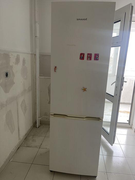 Холодилник Snaige