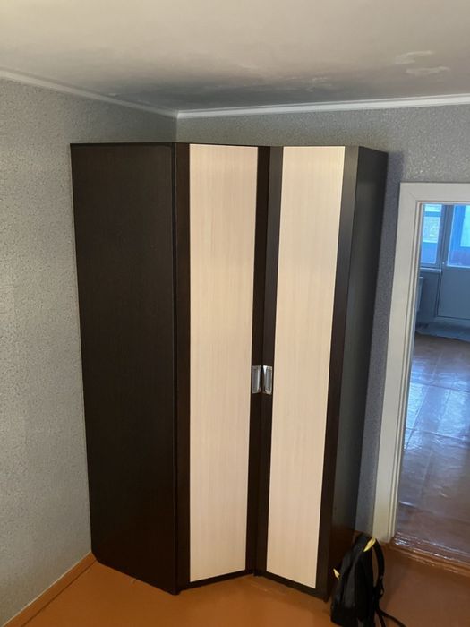 Продам шкаф угловой