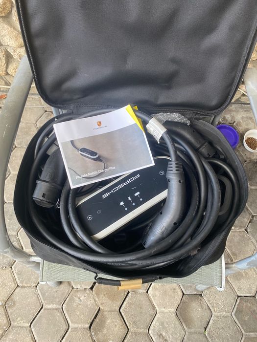 Încărcător auto Porsche