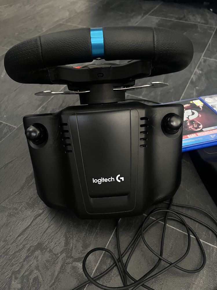 Волан за PS4 Logitech g29 с две игри