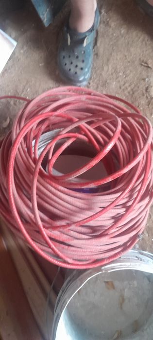 Греющий кабель продается два вида