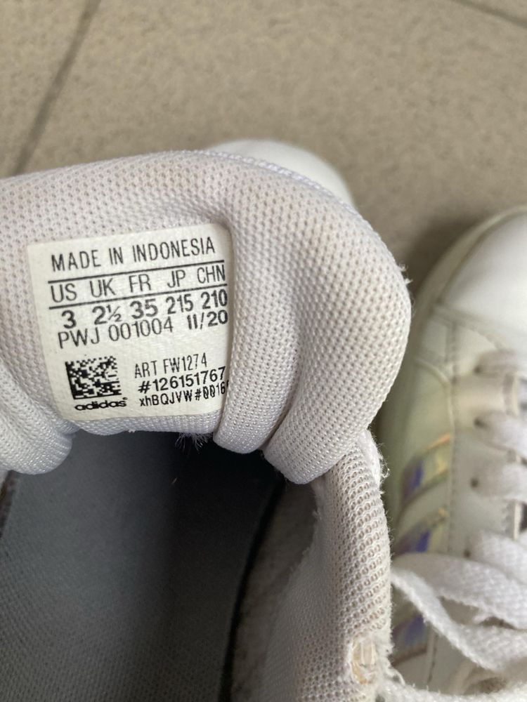 Маратонки ADIDAS 35