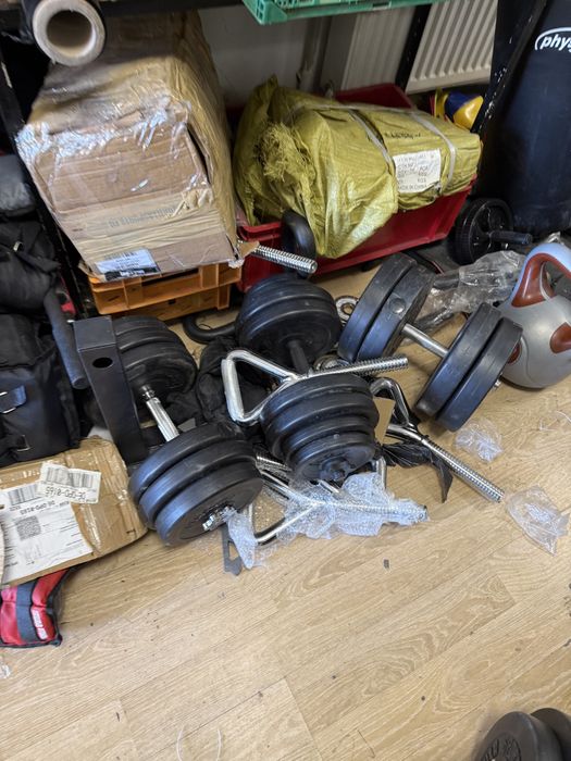 Gantere reglabile seturi de la 2x10 kg. Pana la 2x25 kg pret 8 lei kg.