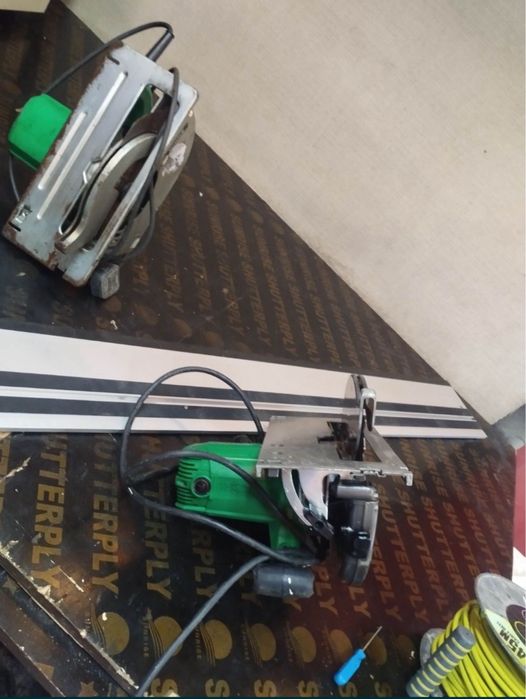 Ръчен циркуляр Хитачи Hitachi Hikoki 1600watts235мм