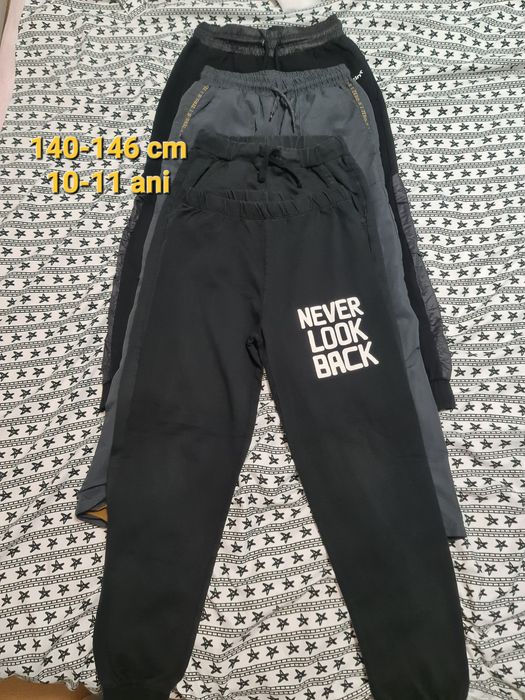Vand pantaloni cu masura intre 134-140;140-146;146-152