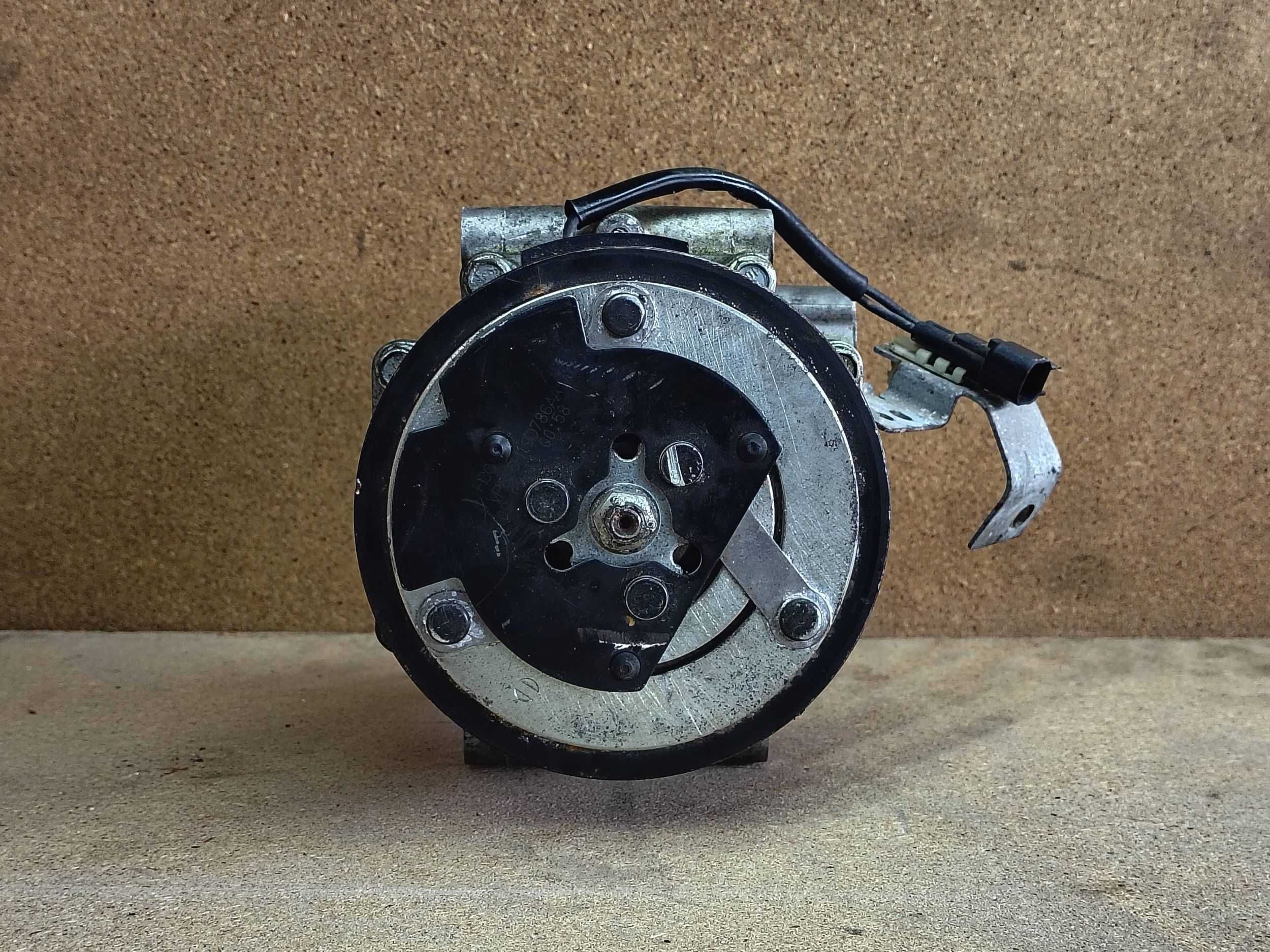 Compresor AC 8v5119d629df Ford Fiesta 1.6d