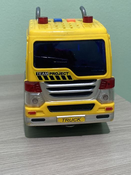 Грузовик машинка