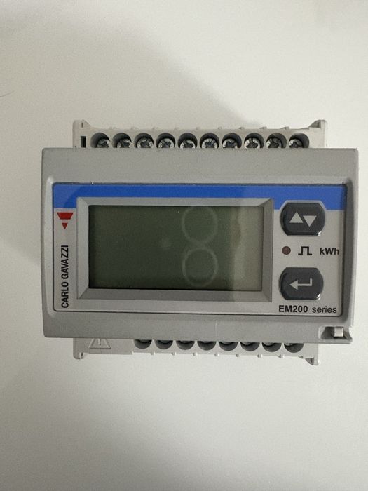 Contor de energie din seria Carlo Gavazzi EM200.