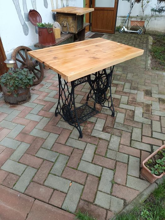 Masa sau birou - mașină de cusut