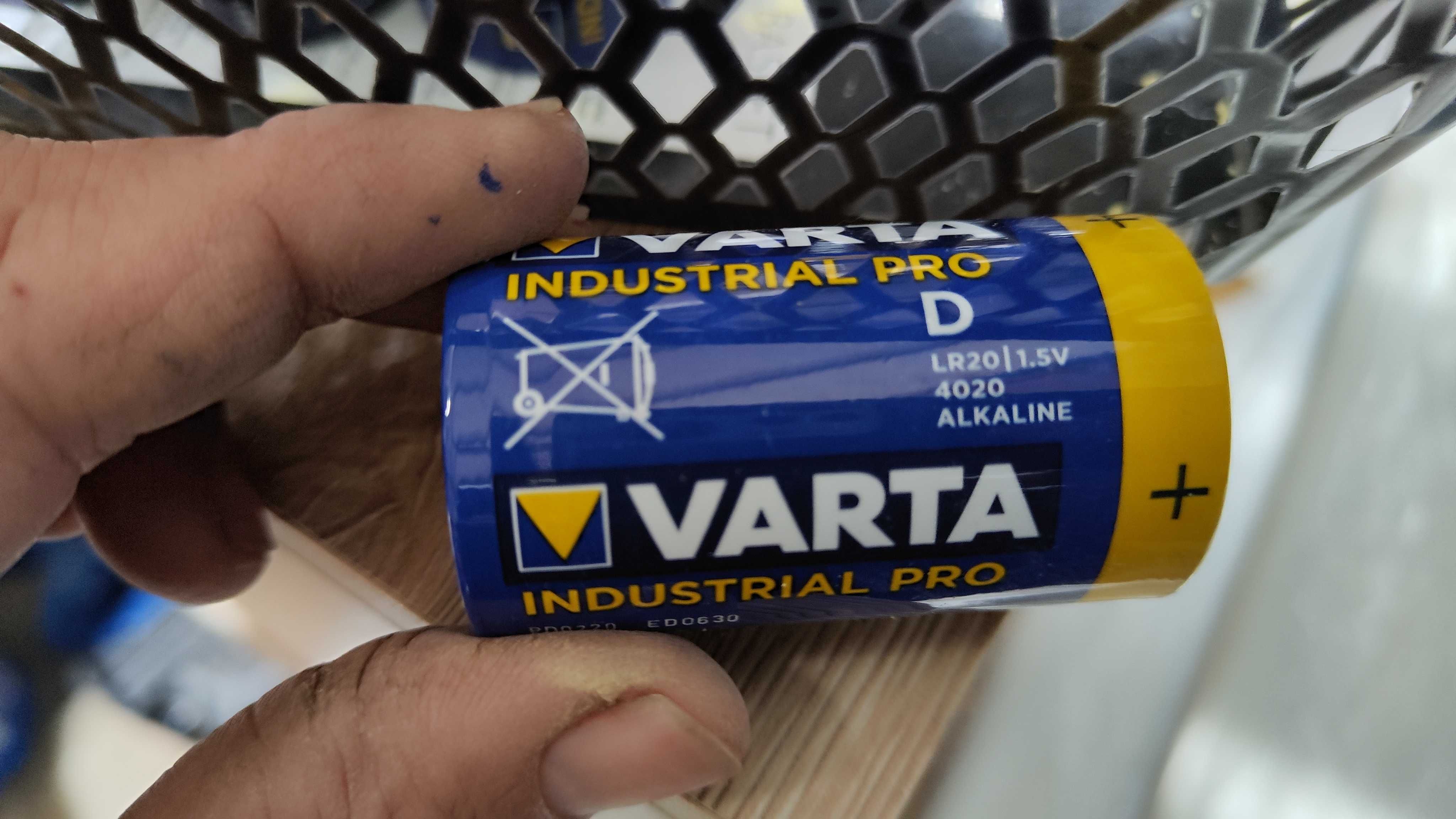 Усилени Алкални Батерии Varta 1.5V -чисто нови - 14бр - половин цена