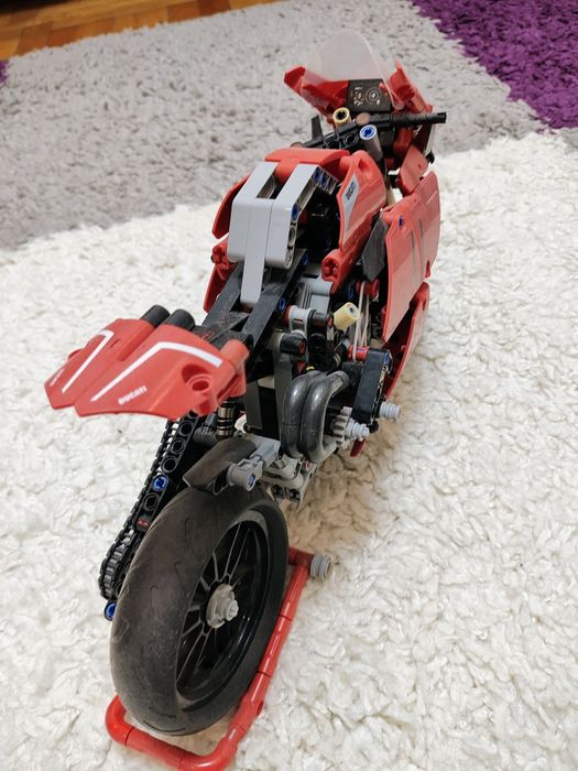 Lego Tehnic 42107 Ducati Panigale V4R