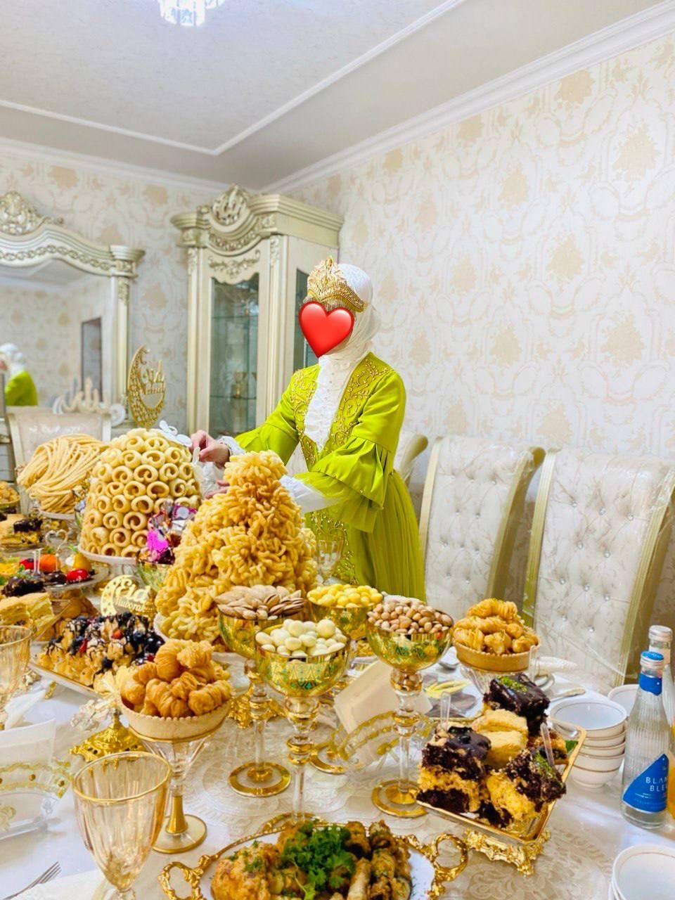 Ансамбль фисташкового цвета