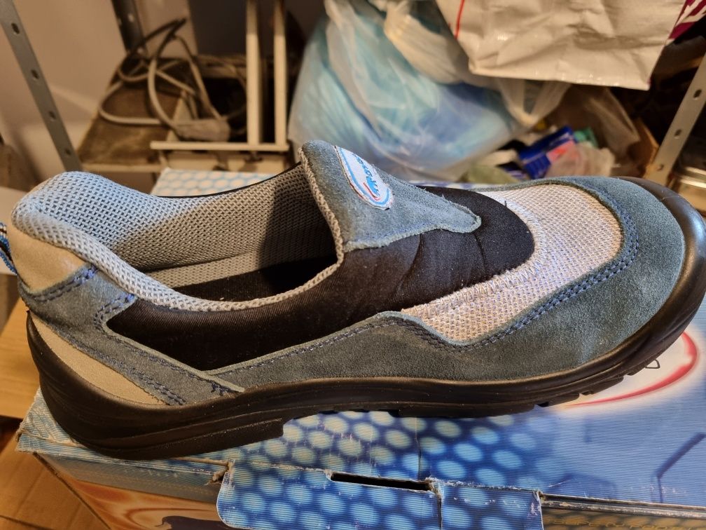 Pantofi protectie mărime 43 și 45