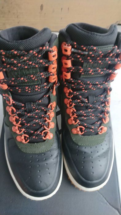 Обувки NIKE Lunar Force 1 Duckboot      40 номер стелка 25см- отлични