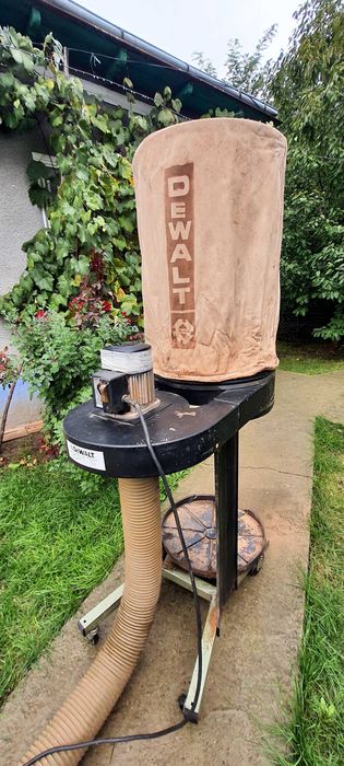 Vând exhaustor rumeguș, aspirator rumeguș.