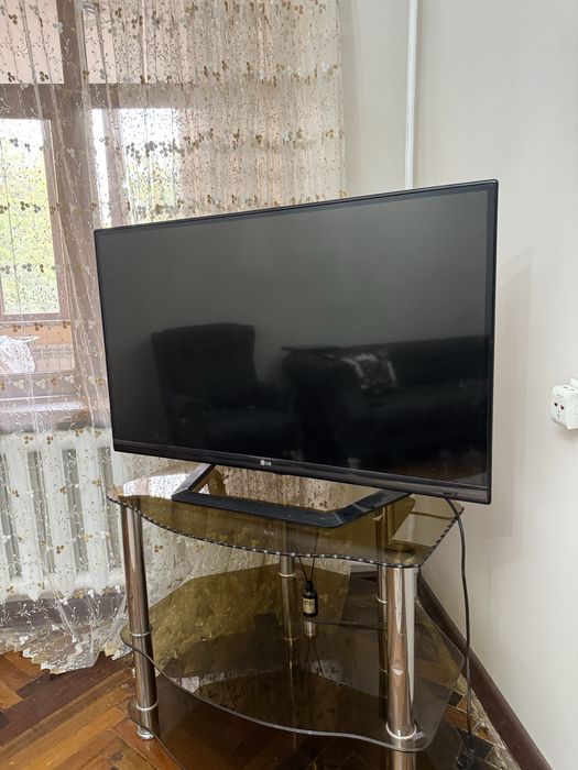 Телевизор LG 42 диагональ