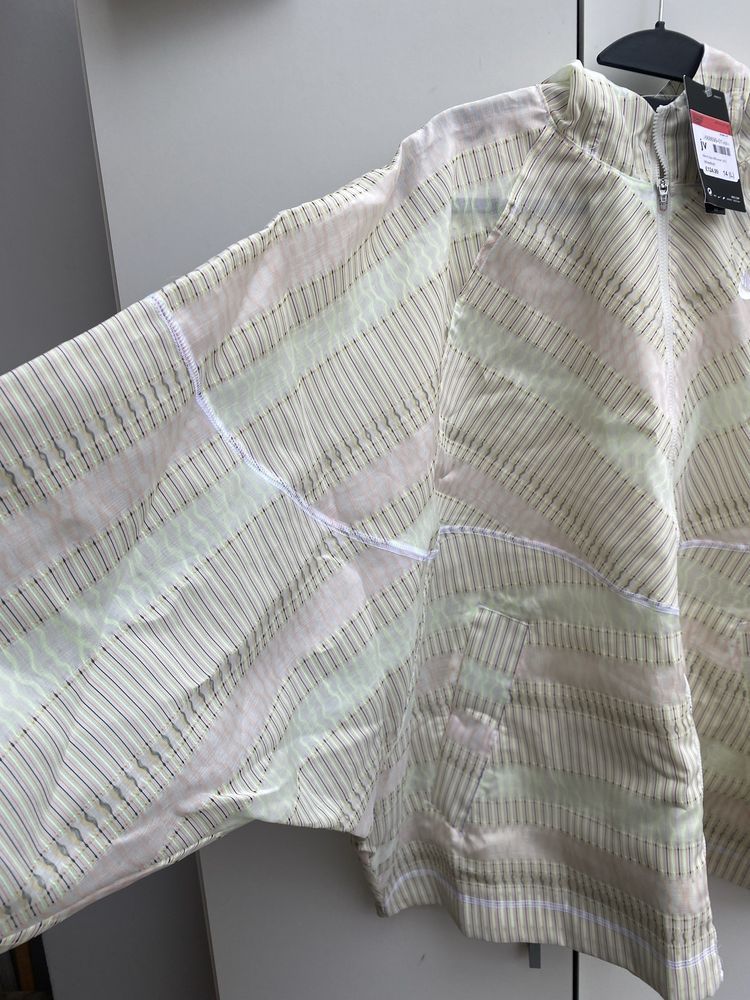 Яке Nike oversized