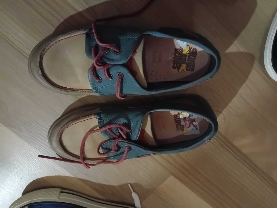 Продавам чисто нови детски обувки
